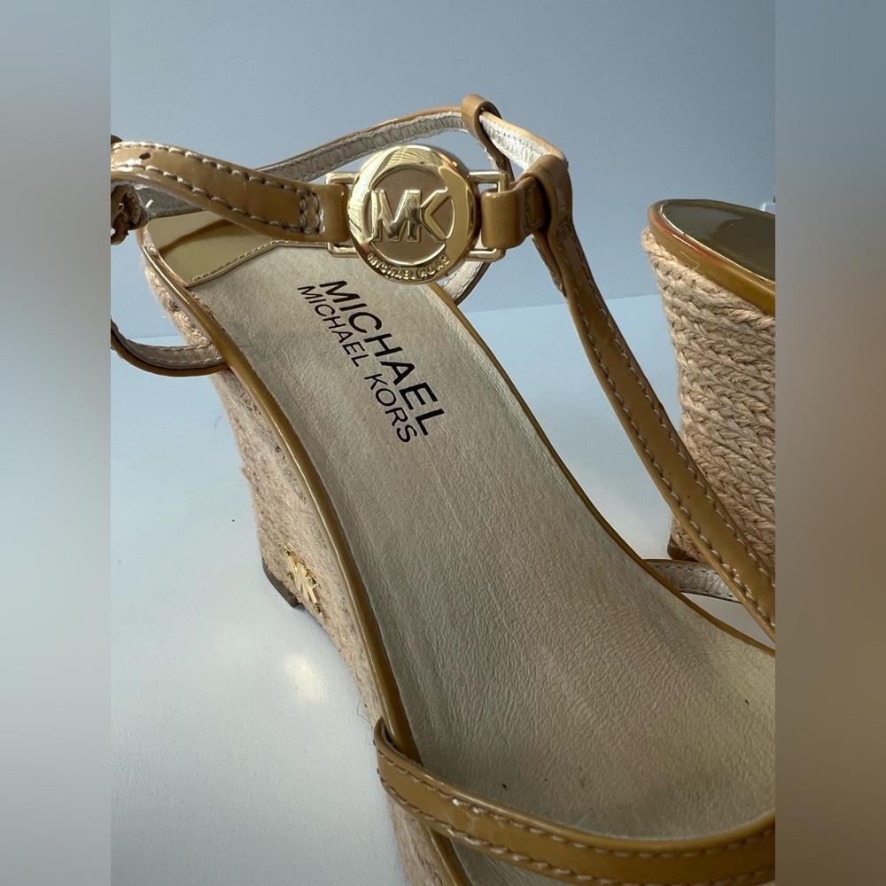 NWOT Michael Kors Kami T-Strap Wedge Sandals – Size 9 - Picture 5 of 7